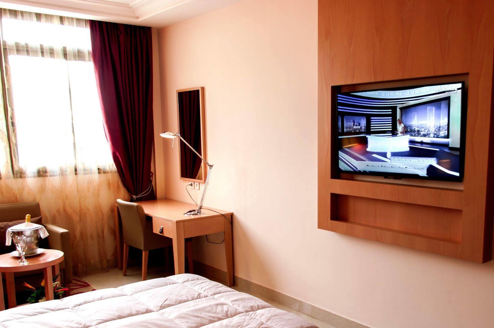 Bravia Hotel Уаґадуґу Екстер'єр фото
